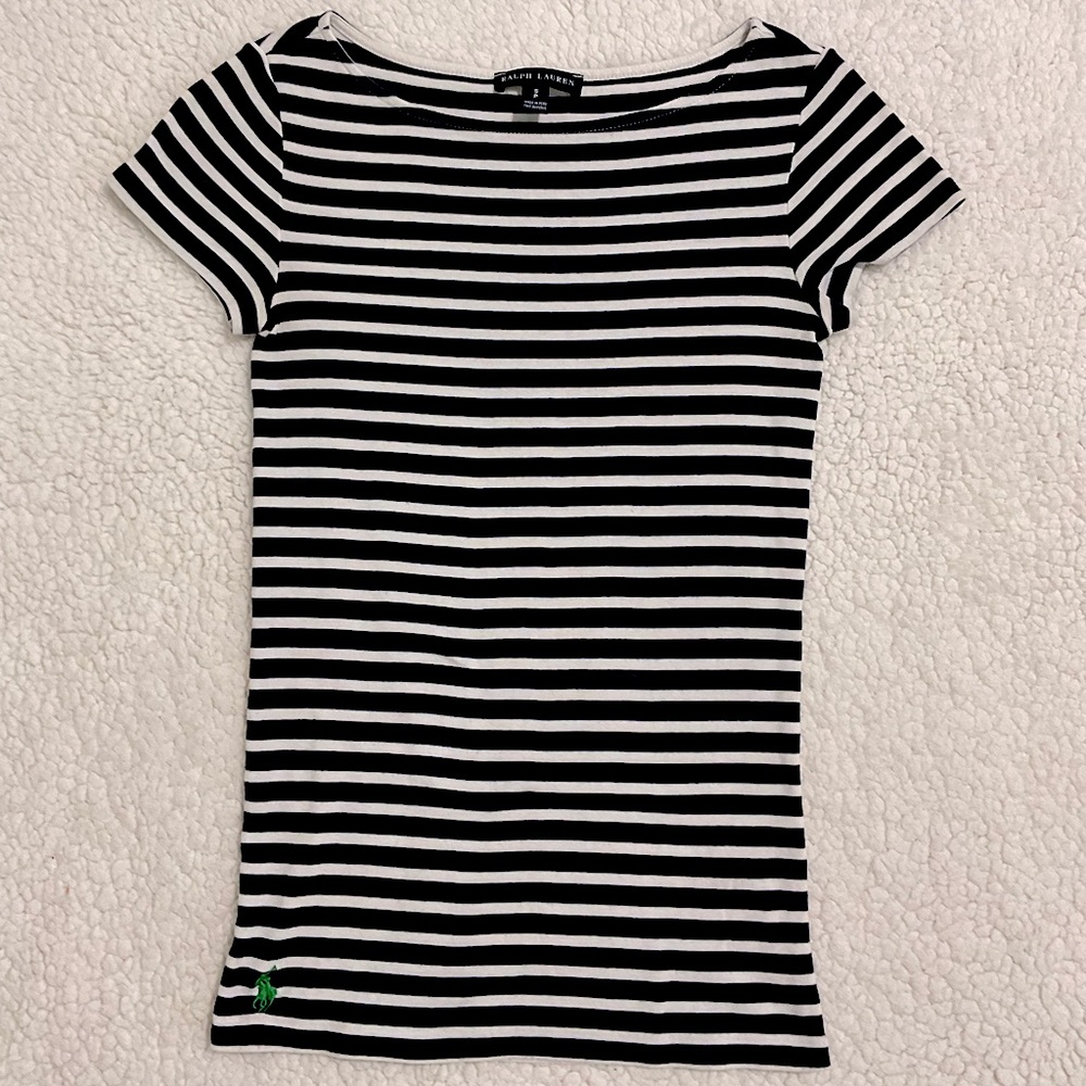 Navy blue striped short sleeve shirt